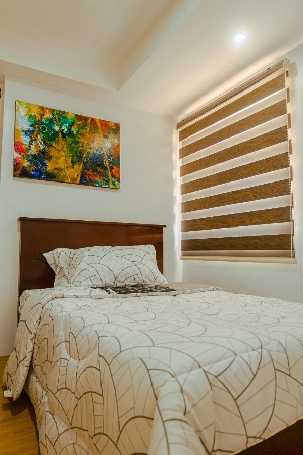 Yong'S Place At Isabelle De Valenzuela Manila Luaran gambar